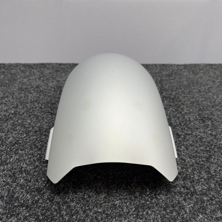 Indian Scout Bobber / Rogue rear fender / mudguard in Matt Vogue Silver